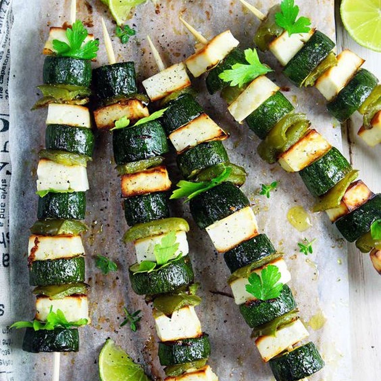 Spiedini zucchine, peperoni e feta