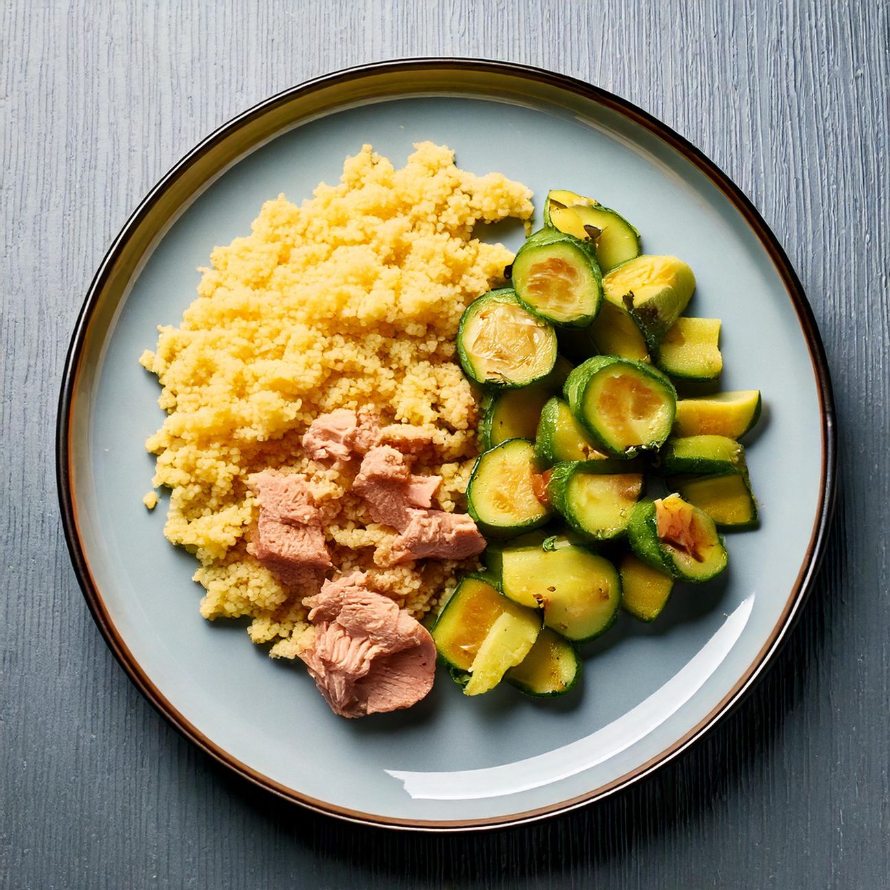 Couscous con tonno e zucchine