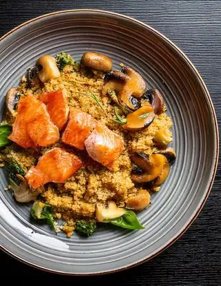 Ricetta Quinoa con salmone e funghi di heltamain