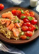 Ricetta Quinoa con salmone e pomodorini