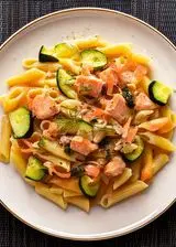 Ricetta Pasta con salmone e zucchine