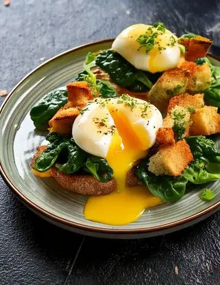 Ricetta Uova alla benedettina con spinaci e crostini di eltamain