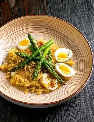 Ricetta Cous cous con uova sode e asparagi di heltamain