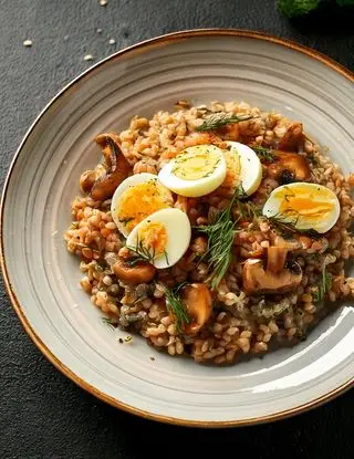 Ricetta Orzo con uova sode e funghi di heltamain