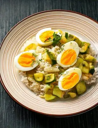 Ricetta Riso con uova sode e zucchine di eltamain