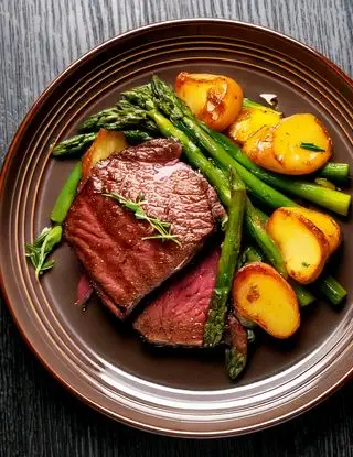 Ricetta Filetto di manzo con asparagi e patate di heltamain