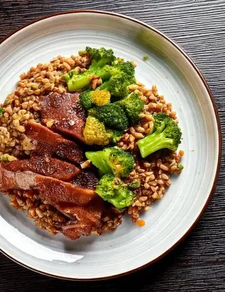 Ricetta Straccetti di vitello con farro e broccoli di eltamain