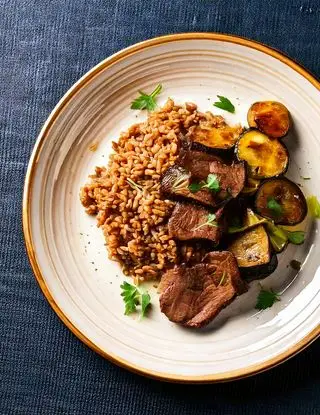 Ricetta Straccetti di vitello con farro e melanzane di eltamain