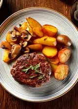 Ricetta Hamburger di Manzo con Patate e Funghi