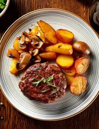 Ricetta Hamburger di Manzo con Patate e Funghi di heltamain