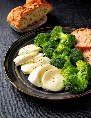 Ricetta Mozzarella con broccoli e pane croccante di heltamain