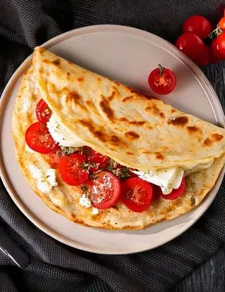 Ricetta Piadina con robiola e pomodorini di heltamain