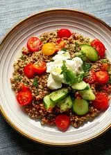 Ricetta Quinoa con primosale, cetrioli e pomodori