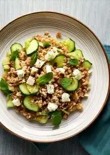 Ricetta Insalata di orzo con feta, cetrioli e menta