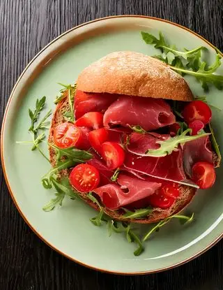 Ricetta Panino con bresaola, pomodori e rucola di heltamain