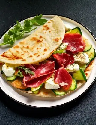 Ricetta Piadina con bresaola,mozzarella ezucchine grigliate di heltamain