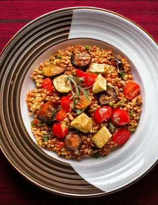 Ricetta Farro con Tofu, Melanzane e Pomodorini di heltamain