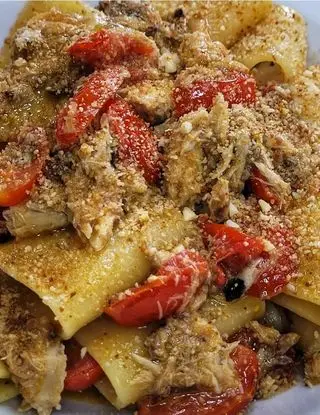 Ricetta Pasta con sgombro, pomodorini e mollica di heltamain