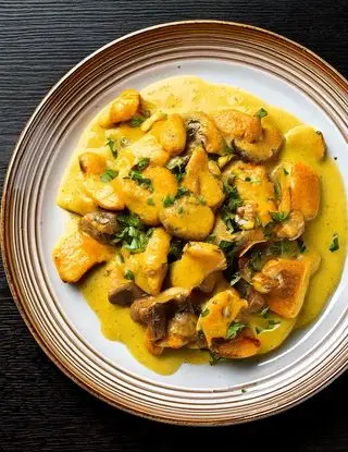 Ricetta Straccetti di pollo allo zafferano con funghi di heltamain