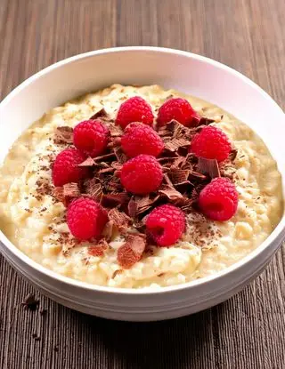 Ricetta Overnight porridge con avena, lamponi e cioccolato fondente di heltamain