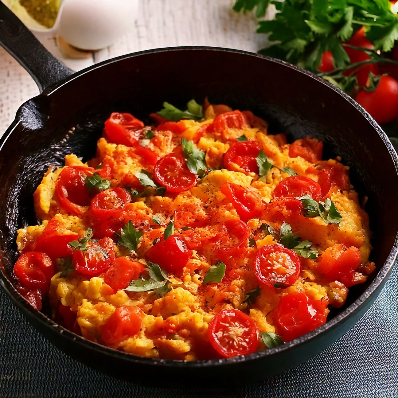 Uova strapazzate al pomodoro