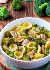 Ricetta Orecchiette con crema di broccoli e tonno