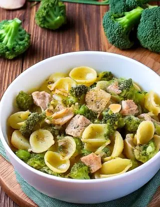 Ricetta Orecchiette con crema di broccoli e tonno di heltamain
