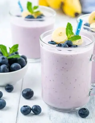 Ricetta Smoothie con banana e mirtilli di heltamain
