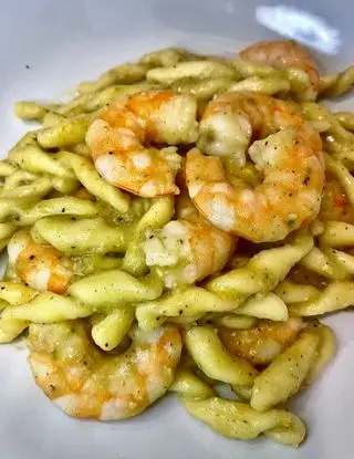 Ricetta Strozzapreti gamberi e pistacchio 🍤 di Melagusto