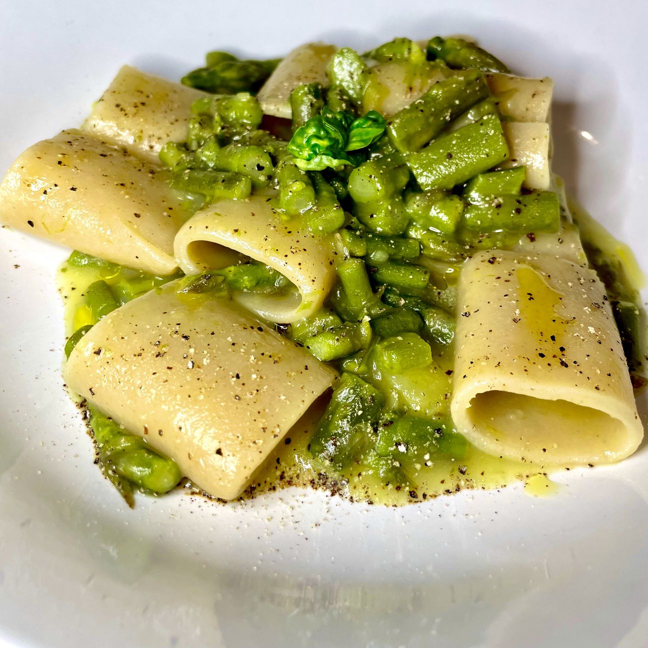 Paccheri con crema di patate e asparagi 🍃