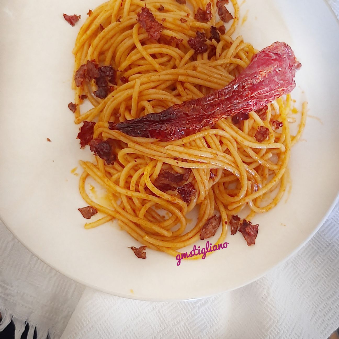Spaghetti aglio e olio alla lucana con peperone crusco di Senise IGP