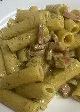 Ricetta Pasta mortadella e pesto di pistacchi.