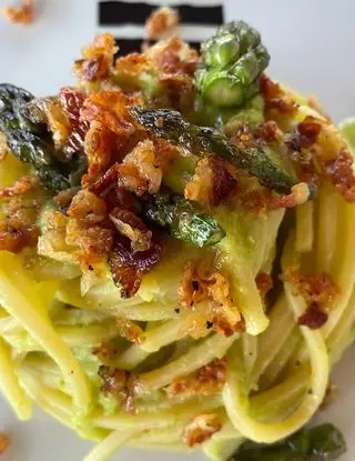 Ricetta Spaghetti con crema di asparagi e guanciale croccante😍 di framba