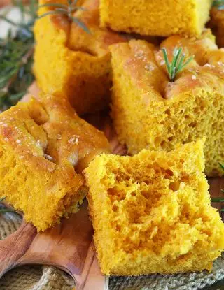 Ricetta Focaccia alla Zucca (altissima) di profumodilimoniblog