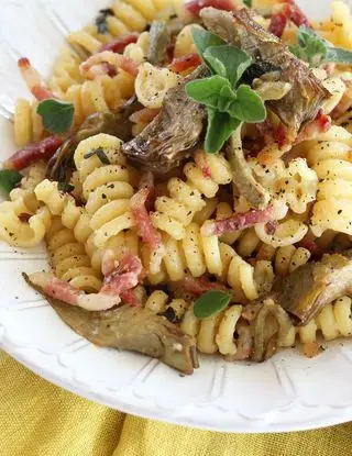 Ricetta Riccioli con Carciofi, Guanciale, Pecorino e Mentuccia di profumodilimoniblog