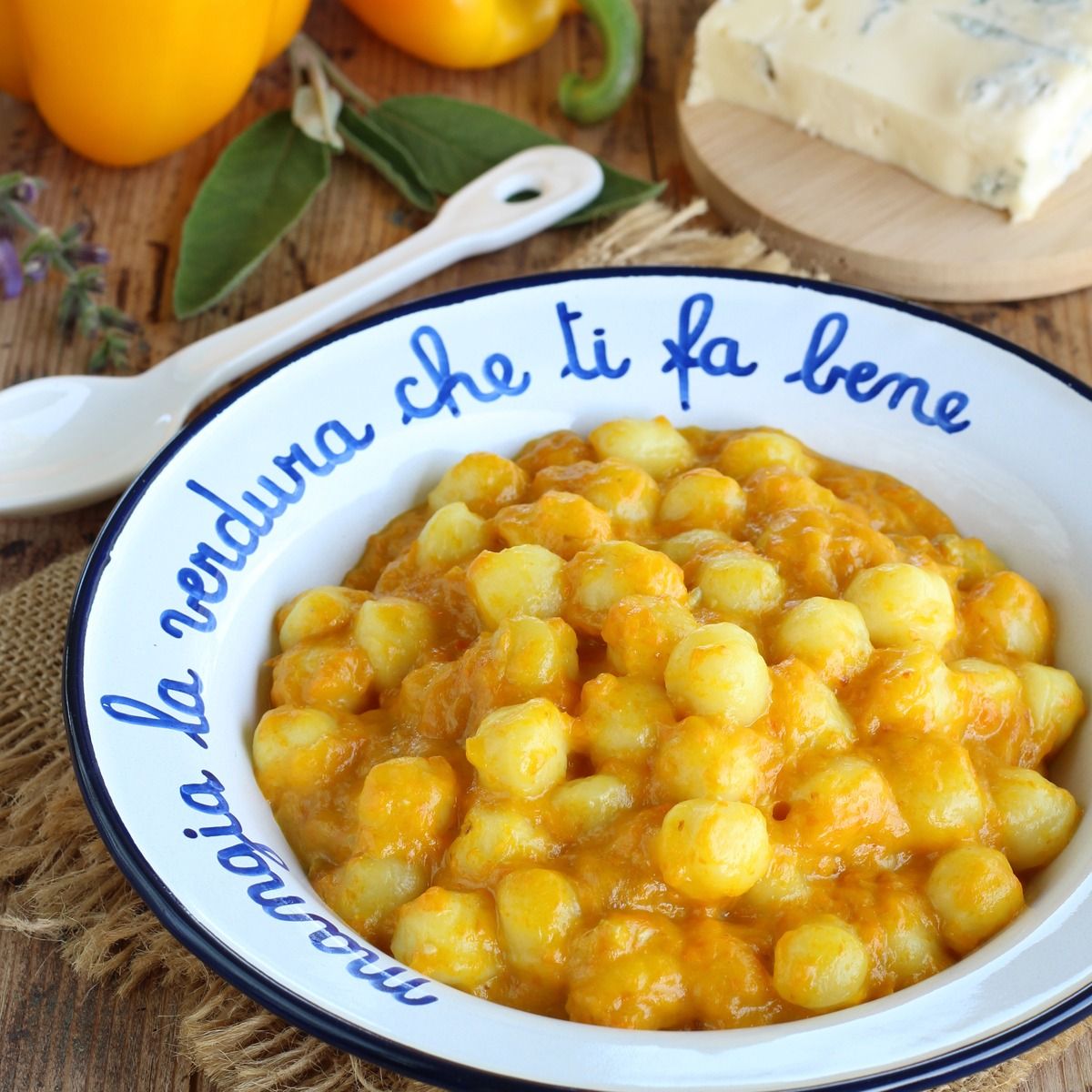 Gnocchi Peperoni gialli e Gorgonzola