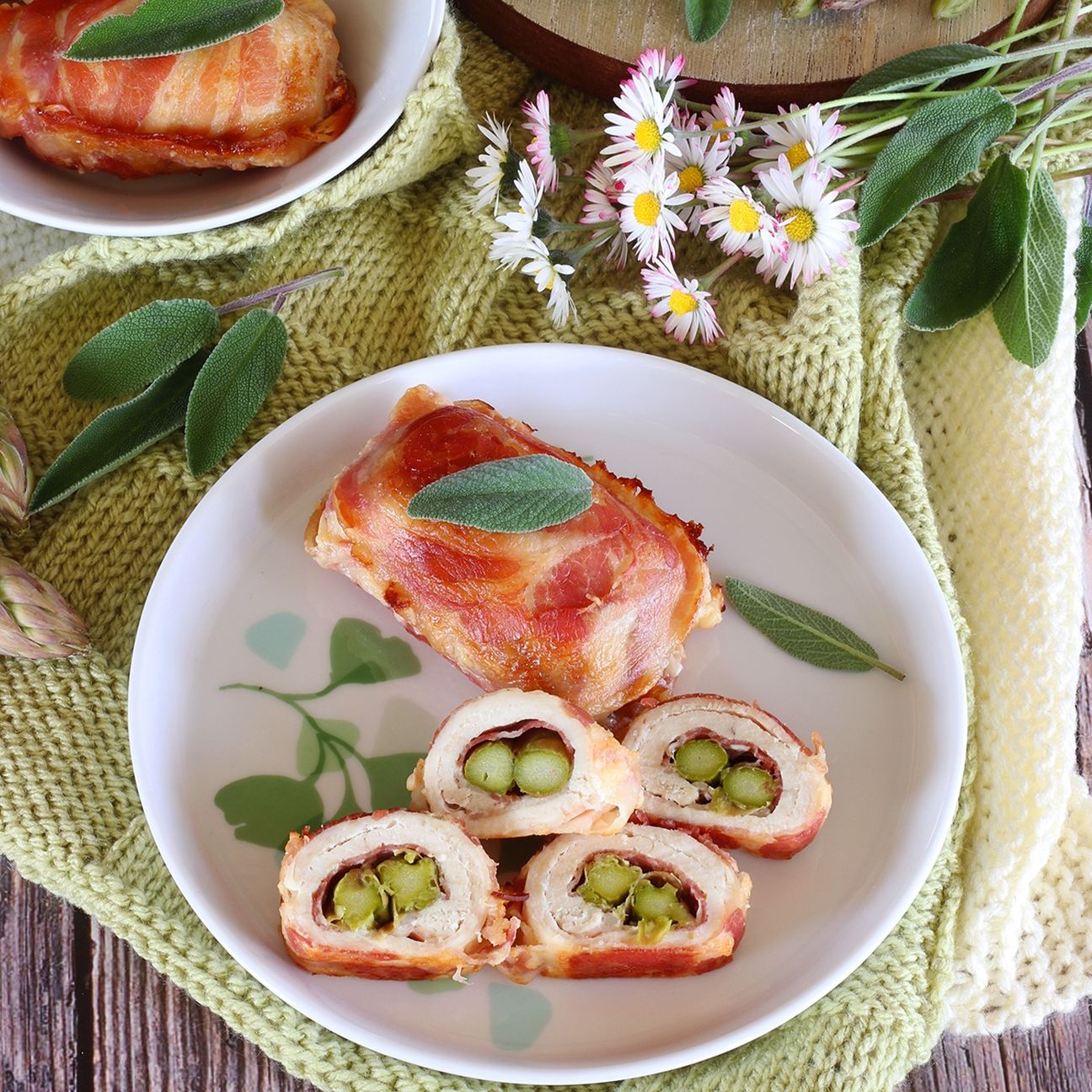 Involtini di Pollo con Pancetta arrotolata ed Asparagi