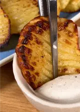 Ricetta Patate a fisarmonica con salsa cacio e pepe