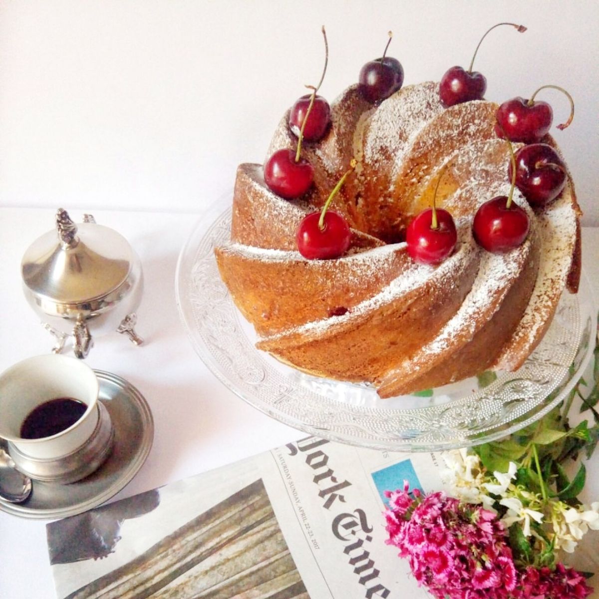 BUNDT CAKE ALLO YOGURT E CILIEGE