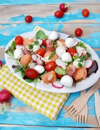 Ricetta INSALATA MISTICANZA CON MELONE di kettycucinooggi