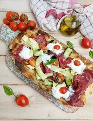 Ricetta PINSA BRESAOLA E STRACCIATELLA di kettycucinooggi