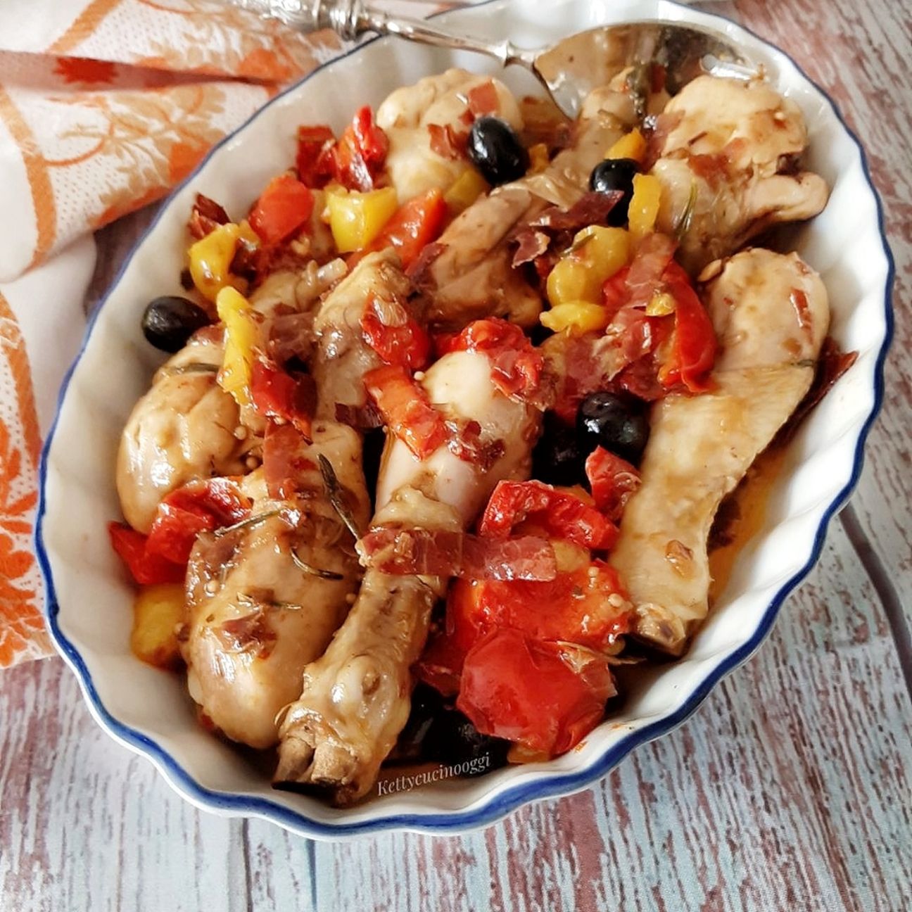 FUSI DI POLLO IN PADELLA PICCANTI