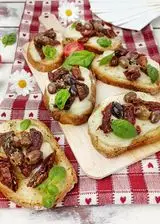 Ricetta CROSTINI DI PANE ALLA MEDITERRANEA