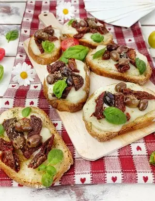 Ricetta CROSTINI DI PANE ALLA MEDITERRANEA di kettycucinooggi