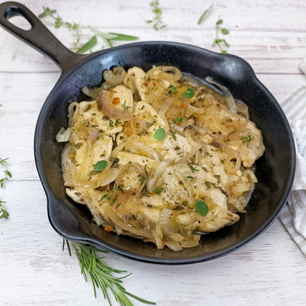 SCALOPPINE DI POLLO ALLE CIPOLLE