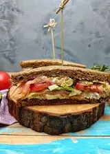 Ricetta SANDWICH CON GUACAMOLE E SALMONE