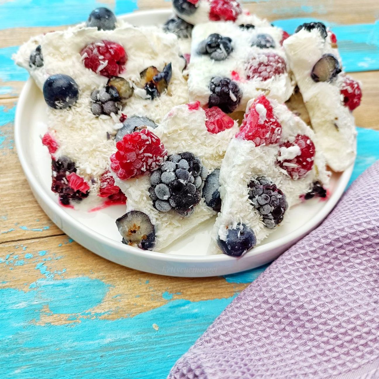 FROZEN YOGURT BARK AI FRUTTI ROSSI