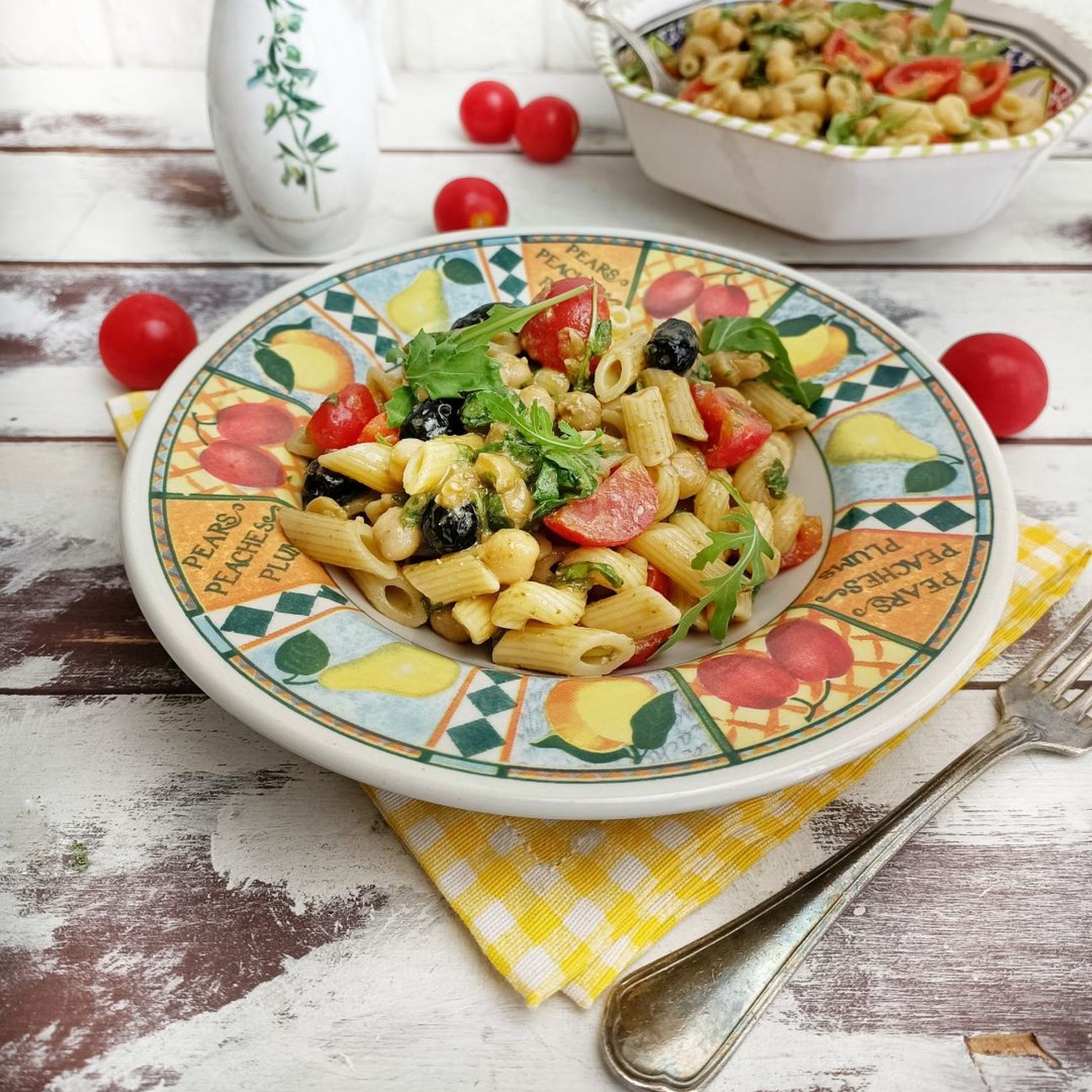 PASTA FREDDA CECI POMODORINI E OLIVE