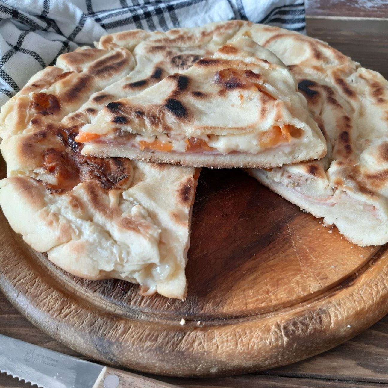 FOCACCIA IN PADELLA FARCITA