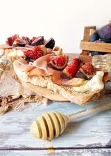 Ricetta CROSTONI DI PANE CON GORGONZOLA SPECK E FICHI

